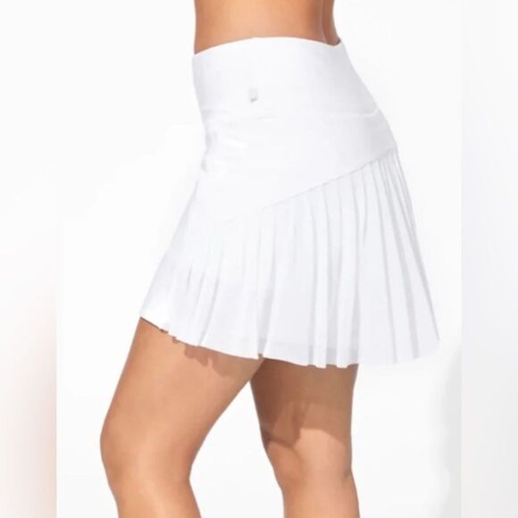 NWT EleVen Venus Williams White Break Point Skort Tennis Golf Pickleball- Size S - Picture 1 of 7